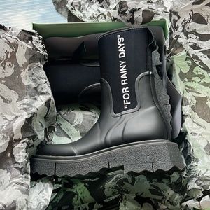 Off-White Women's Sponge Rain Boots